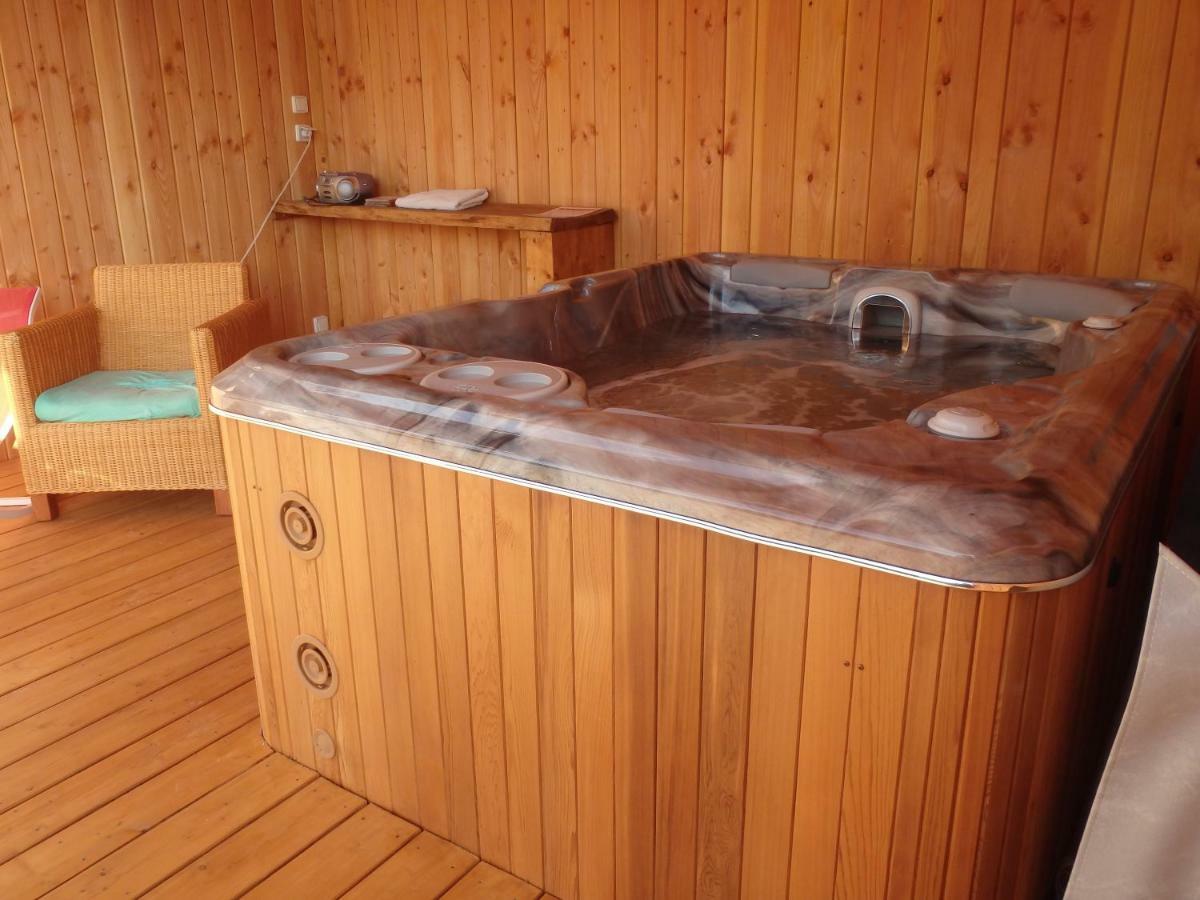 Villa Cora Venez Neuve Avec Spa Saint-Bresson Luaran gambar